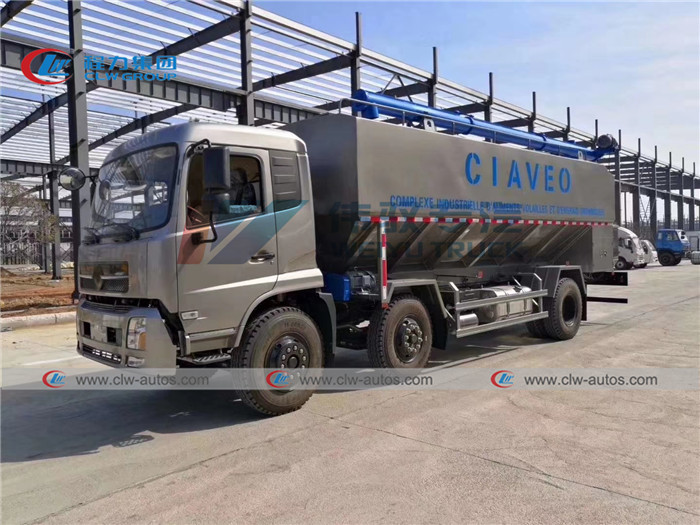 Dongfeng 4*2 30m3 Cattle Feed Truck With 3 Screw Augers