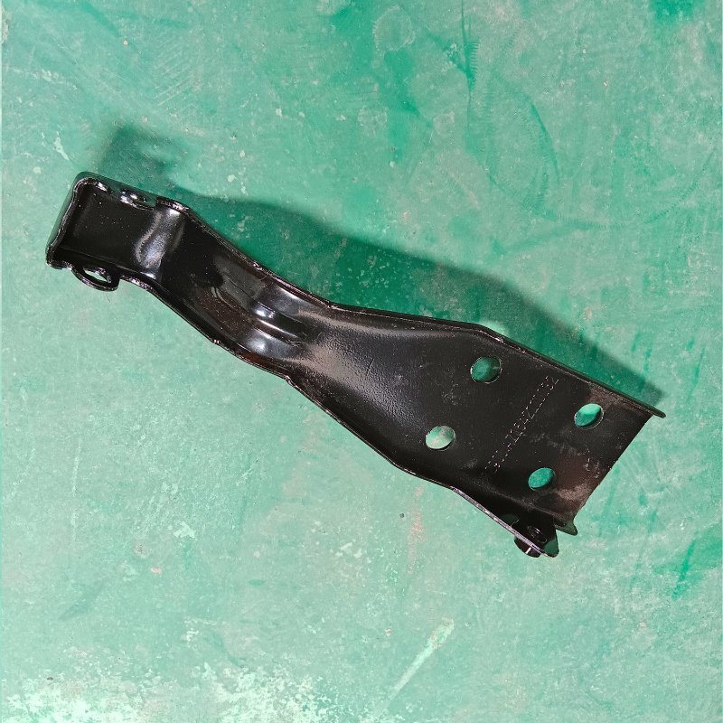 Sinotruk HOWO Truck Parts Door Right Hinge Az1642110033