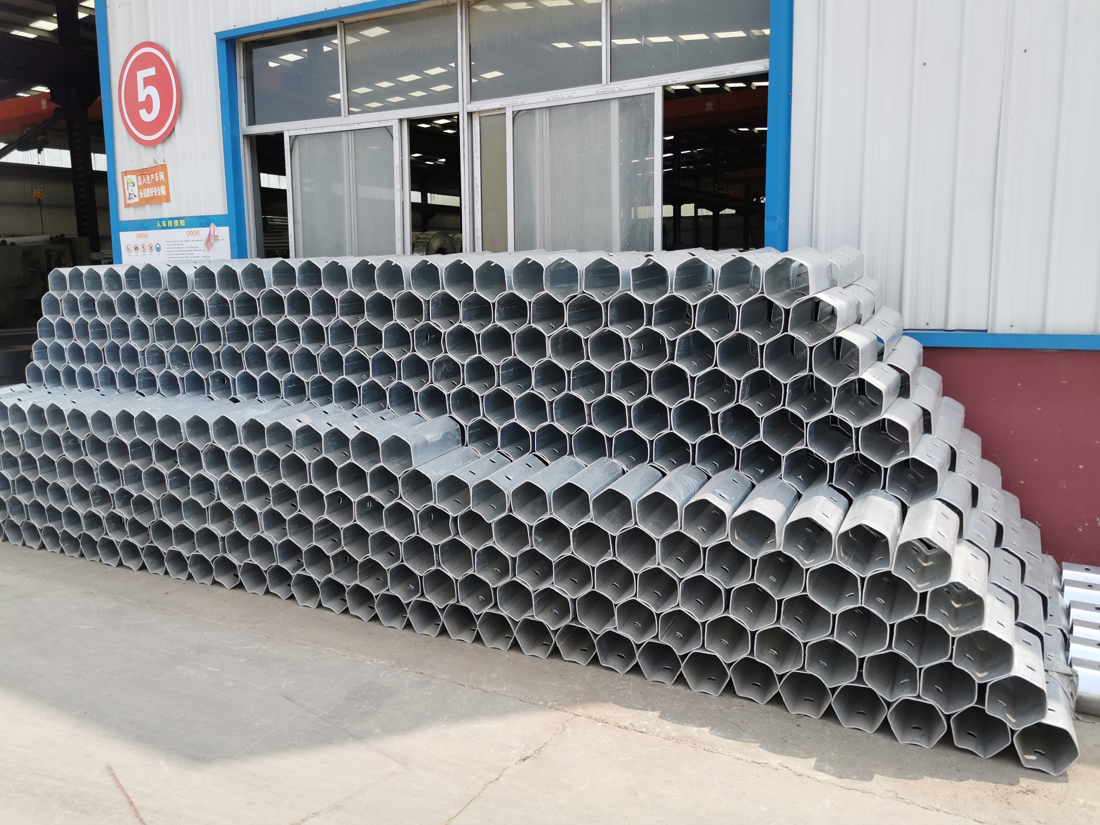 Q235 Q345 Galvanized Steel Highway Guardrail Block Spacer For Roadway Protection