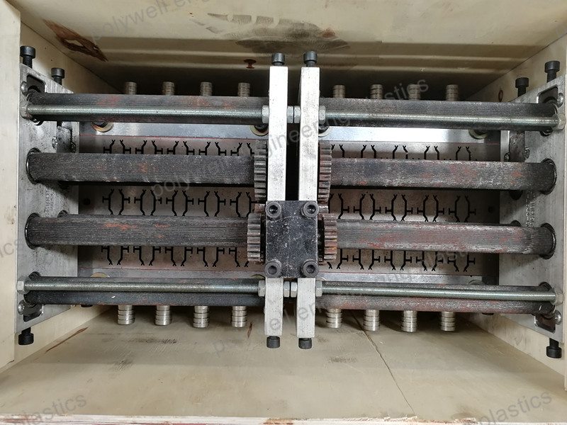 PA66GF25 Heat Insulation Strips Extrusion Mold Used in Extruding Machine