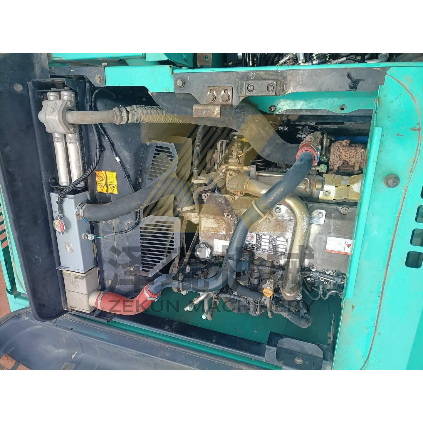 Used Kobelco SK200-10 20Ton Crawler Excavator with Hydraulic Cylinder