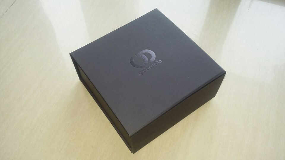 Luxury design customized rigid paper folding packaging box with spot UV