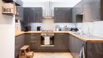 Veneer and Lacquer Finished Modular Kitchen Cabinets for European Style Luxury