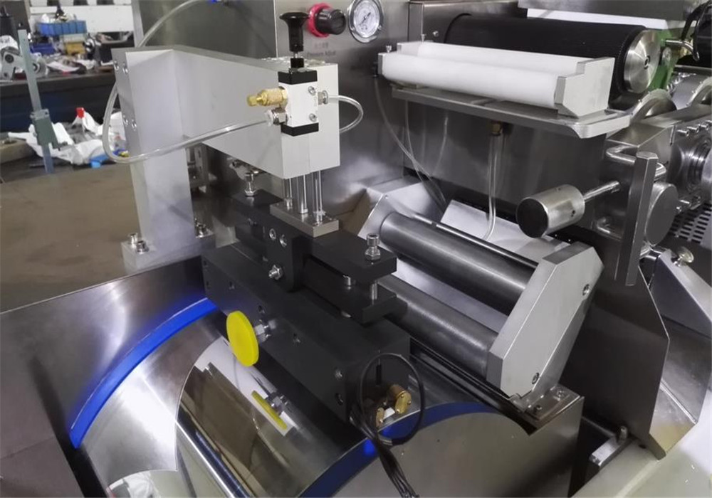 10 Inch Scale Oil Packing Softgel Capsule Machine With Faults Diagnosis