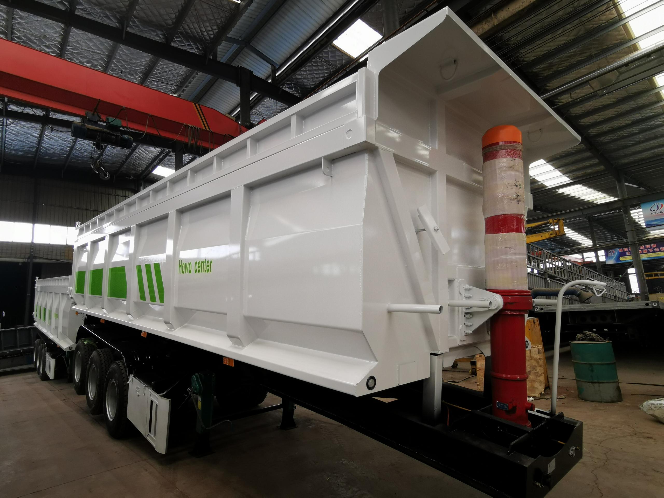 Truck Trailer 40 Cubic Meter Dump Tipper Semi Trailer with JOST or Yahua Landing Gear