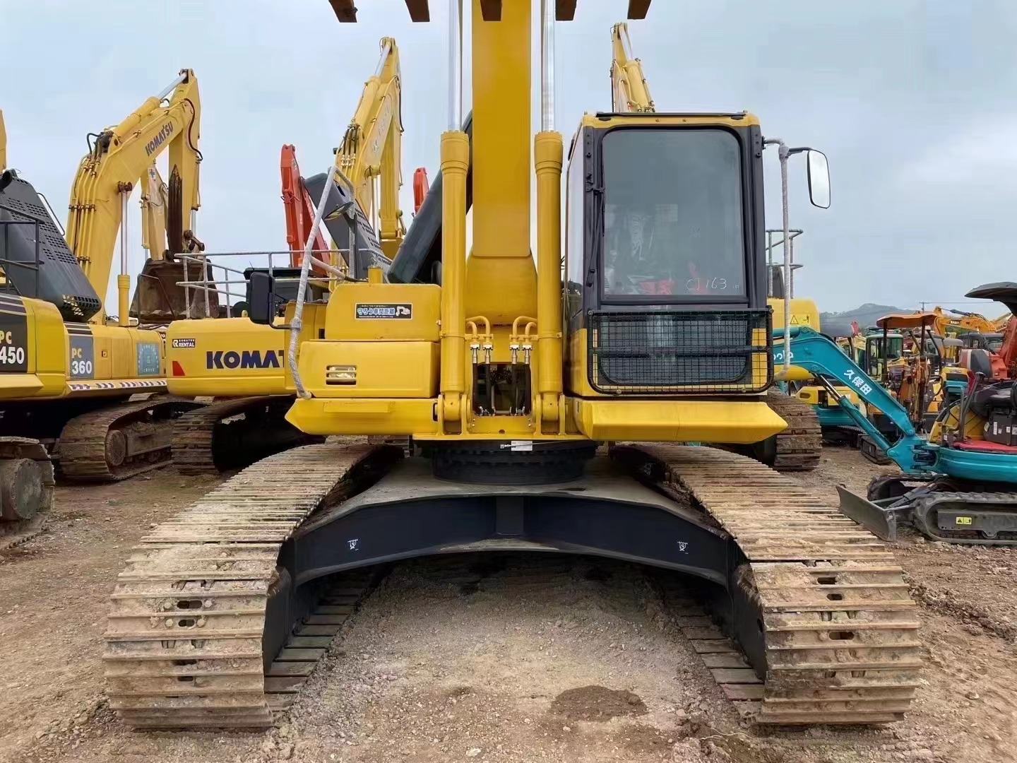 Original Color Second Hand Komatsu 240 Excavator PC240