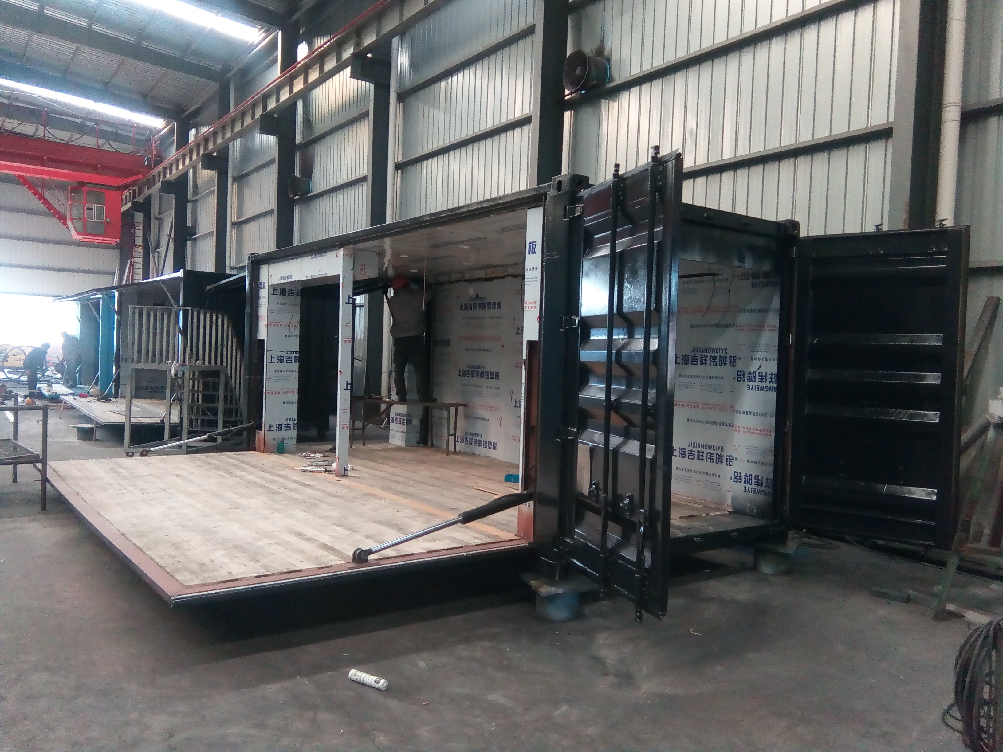 Welded Corrugated Plates Shipping Container Exhibition