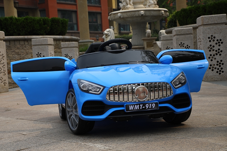5-7 Years Old Unisex Electric Ride On Car with Music and Mobile Phone Remote Control