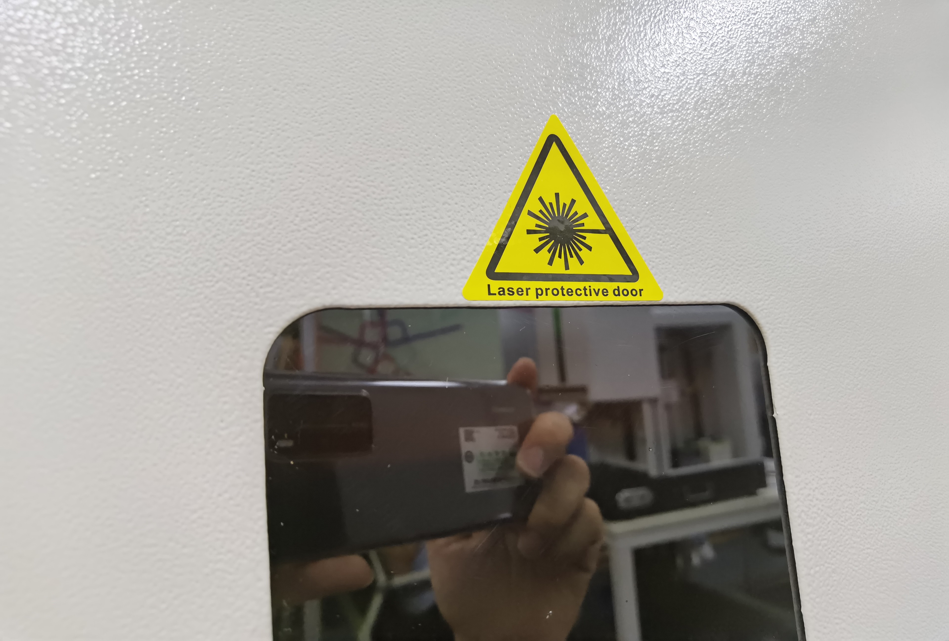 30W Enclosed Big Workbench Stainless Steel Laser Marking Machine For Metals