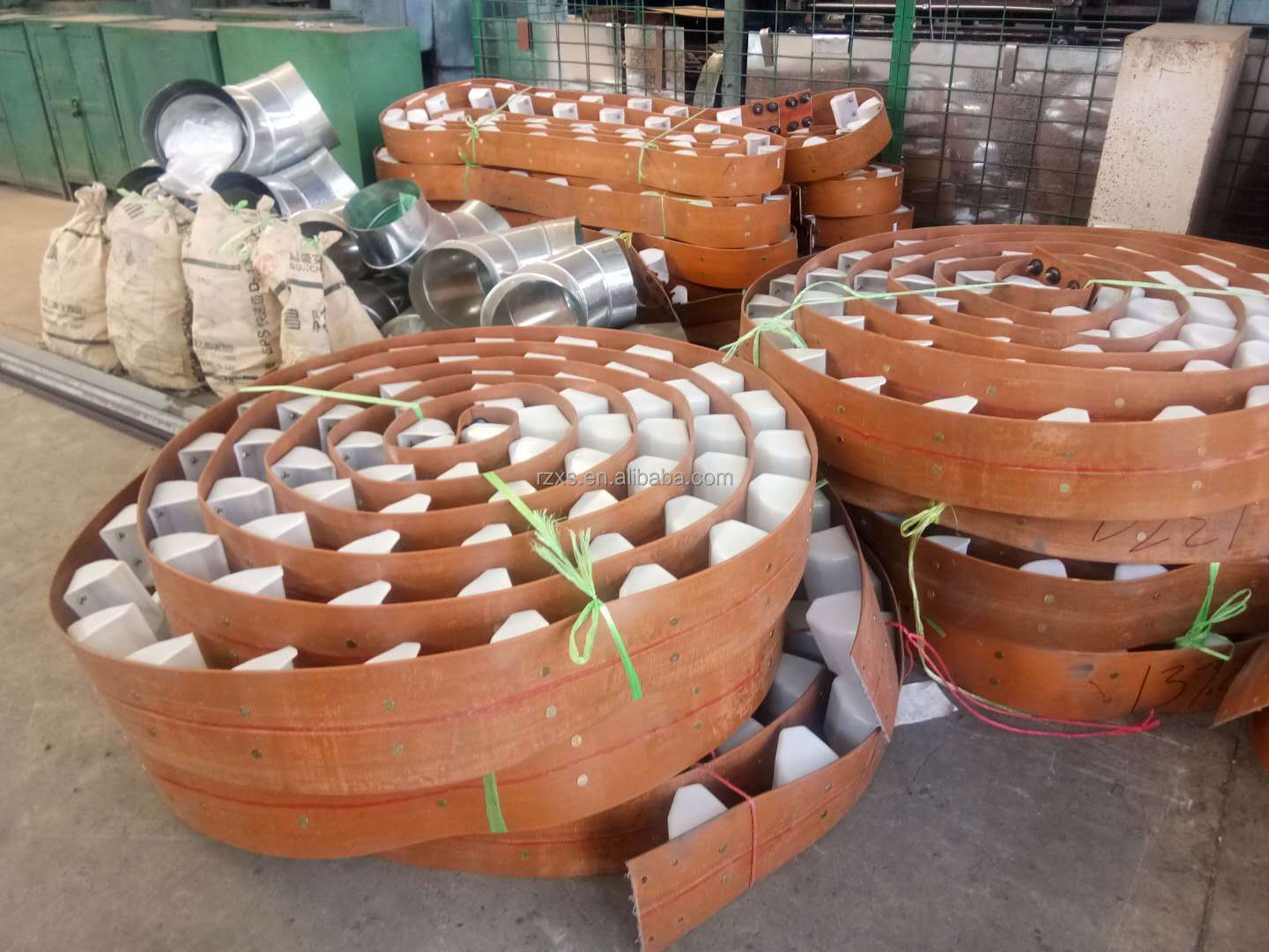 4" 6" 8" 10" 14" 20" Industrial Chain Elevator Bucket for Z Bucket Elevators Food Grade