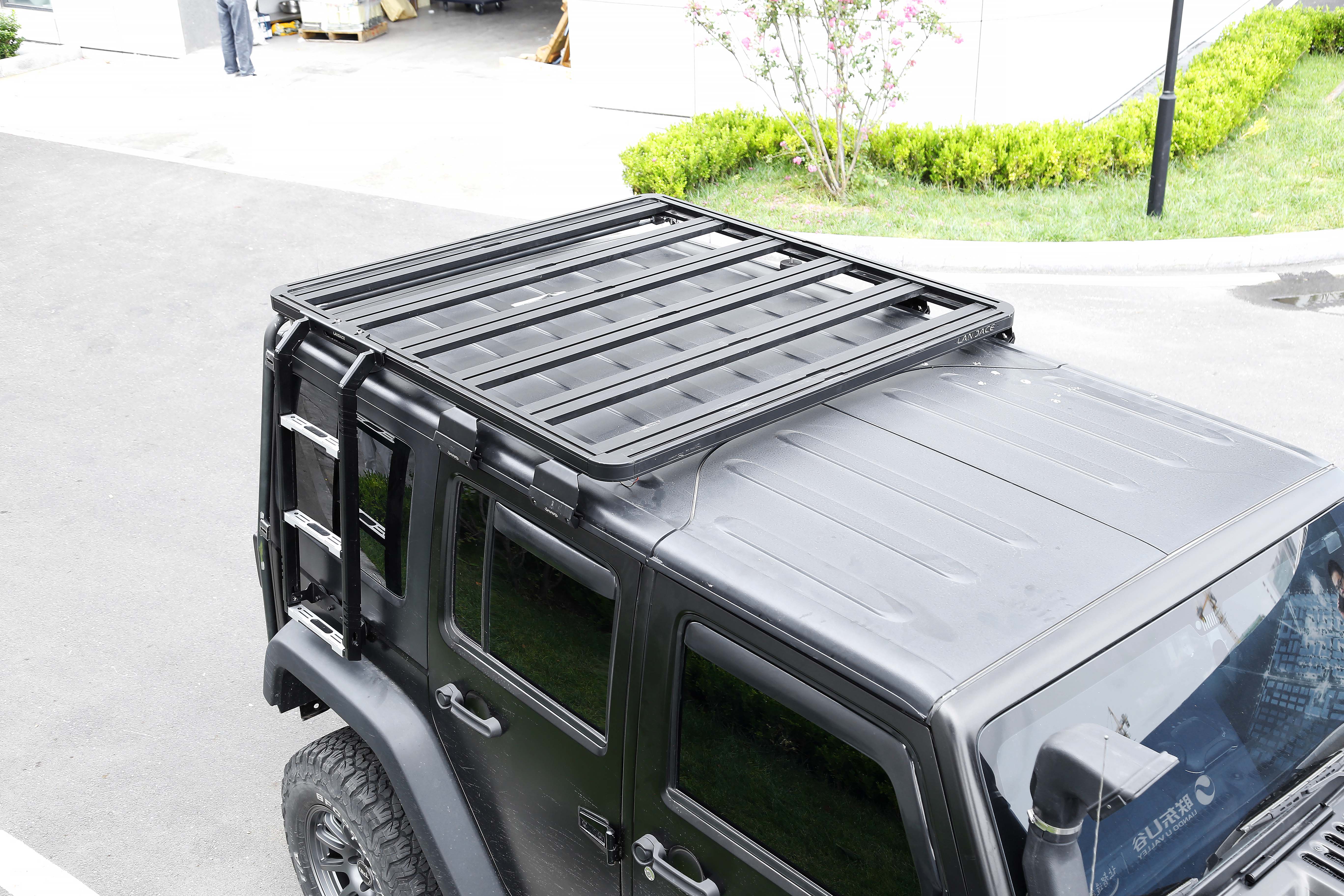 Jeep Wrangler JK Roof Rack with Ladders and Q235-8 Steel Material Size 840*400*261mm