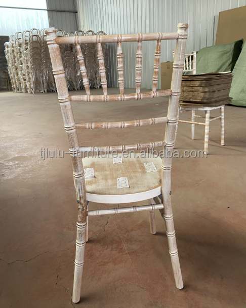 Home Furniture Mail Packing White Wash Chiavari Chairs Wood Wedding Hotel Banquet Stackable Chair with Removable Cushion