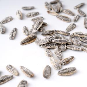 Quality China factory wholesale 500g package shelled sunflower seeds roasted salted cheap price wholesale
