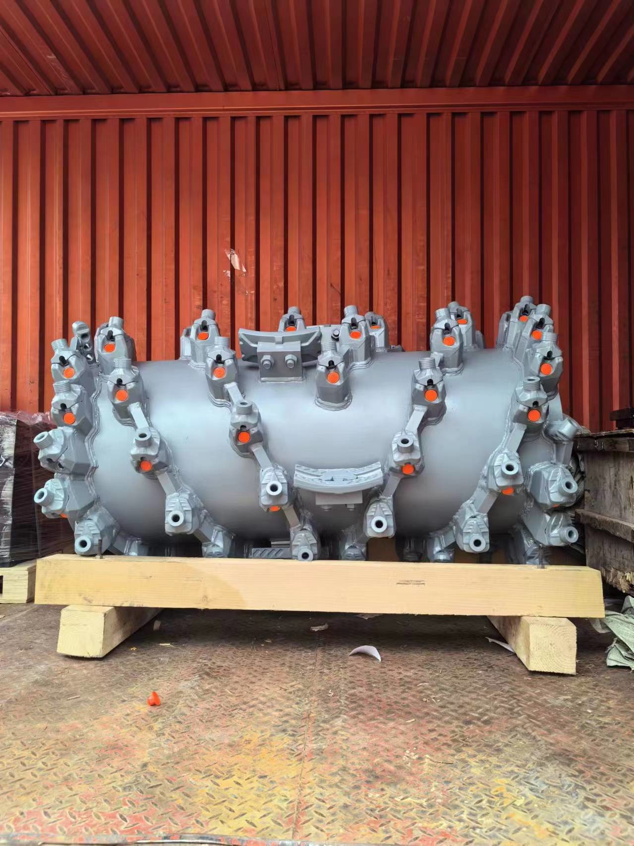 2309338 FB1500 Milling Drum BNT22D20 LA15 W150/CF Road Milling Machine Spare Parts