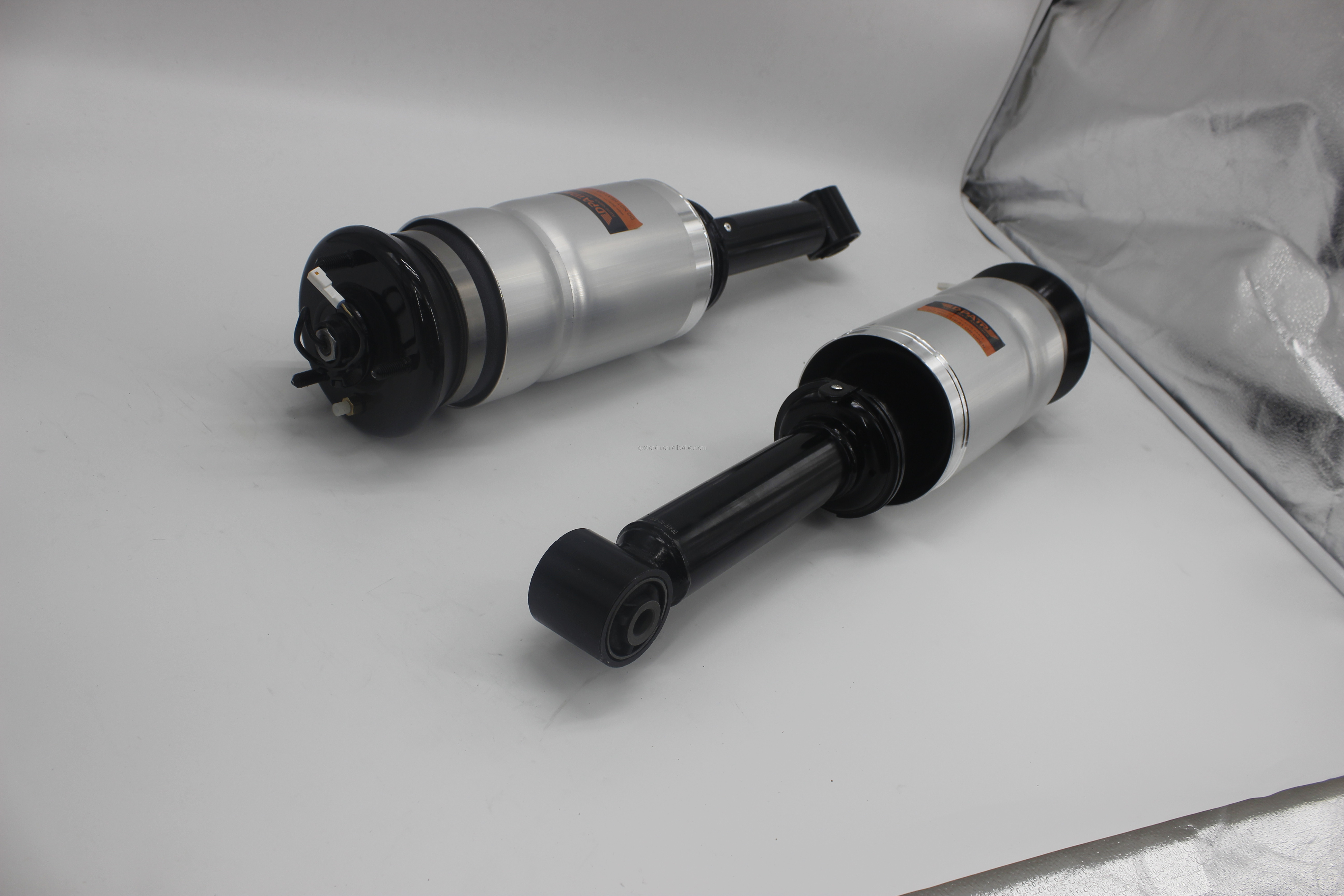 LR038096 LR032650 LR014195 Rear Air Suspension Spring Strut Shock Absorber for DISCOVERY IV L319