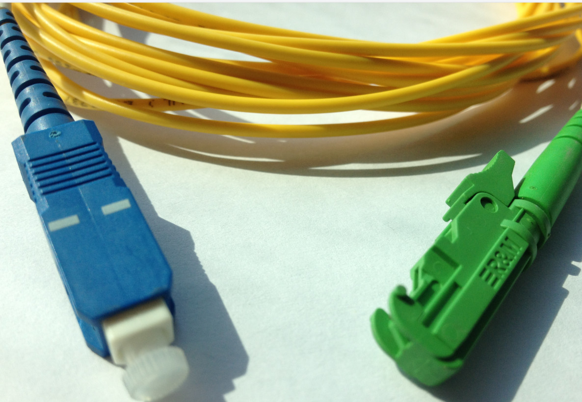 e2000 Simplex Single mode G652D G657A e2k fiber patch cables Fiber Jumper fiber patch cord e2000