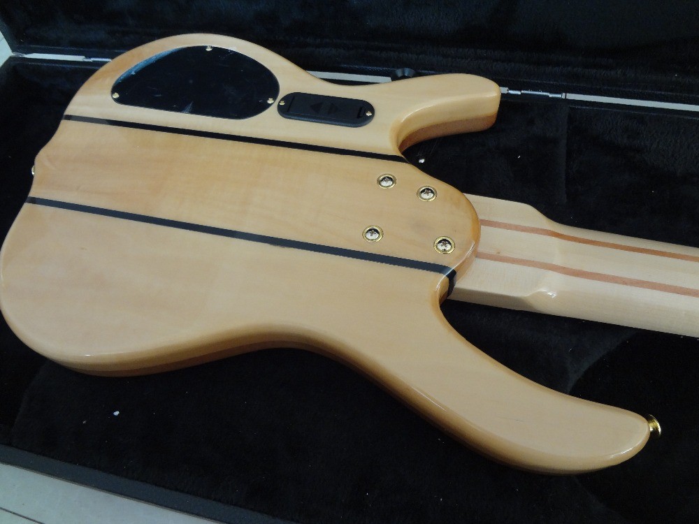 6 string bass guitar Smith custom bass Golden hardwares Wilkinson brodges original Active pickup 5 ply neck bolt on