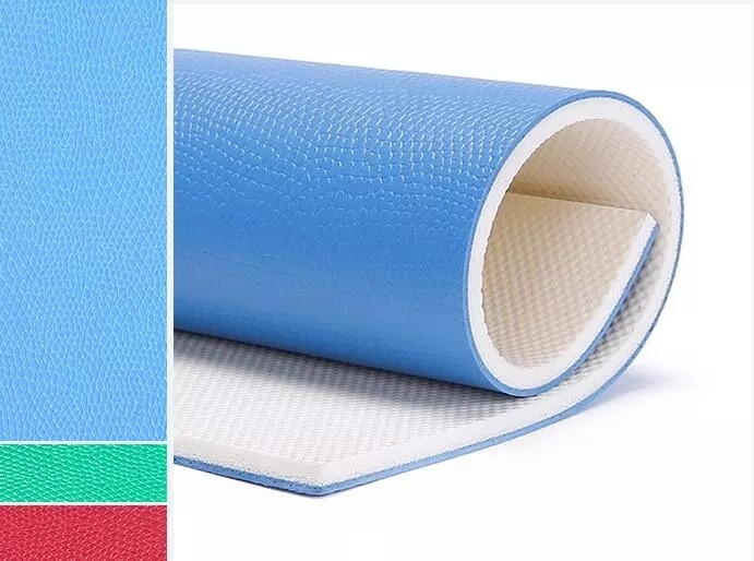 Red Waterproof PVC Vinyl Sports Flooring Anti Bacterial Basketball Venues