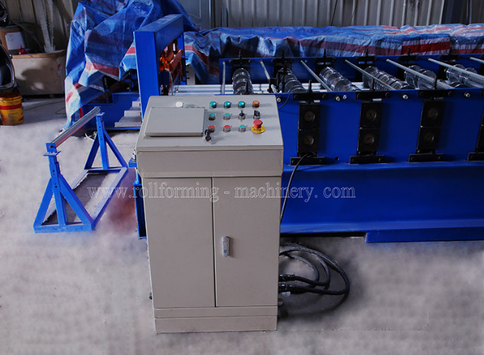 20m/min Thickness 0.55mm GI Roof Panel Roll Forming Machine