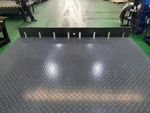 Quality 10000KG Load Roll Off Truck Dock Leveler With Safety Barrier wholesale