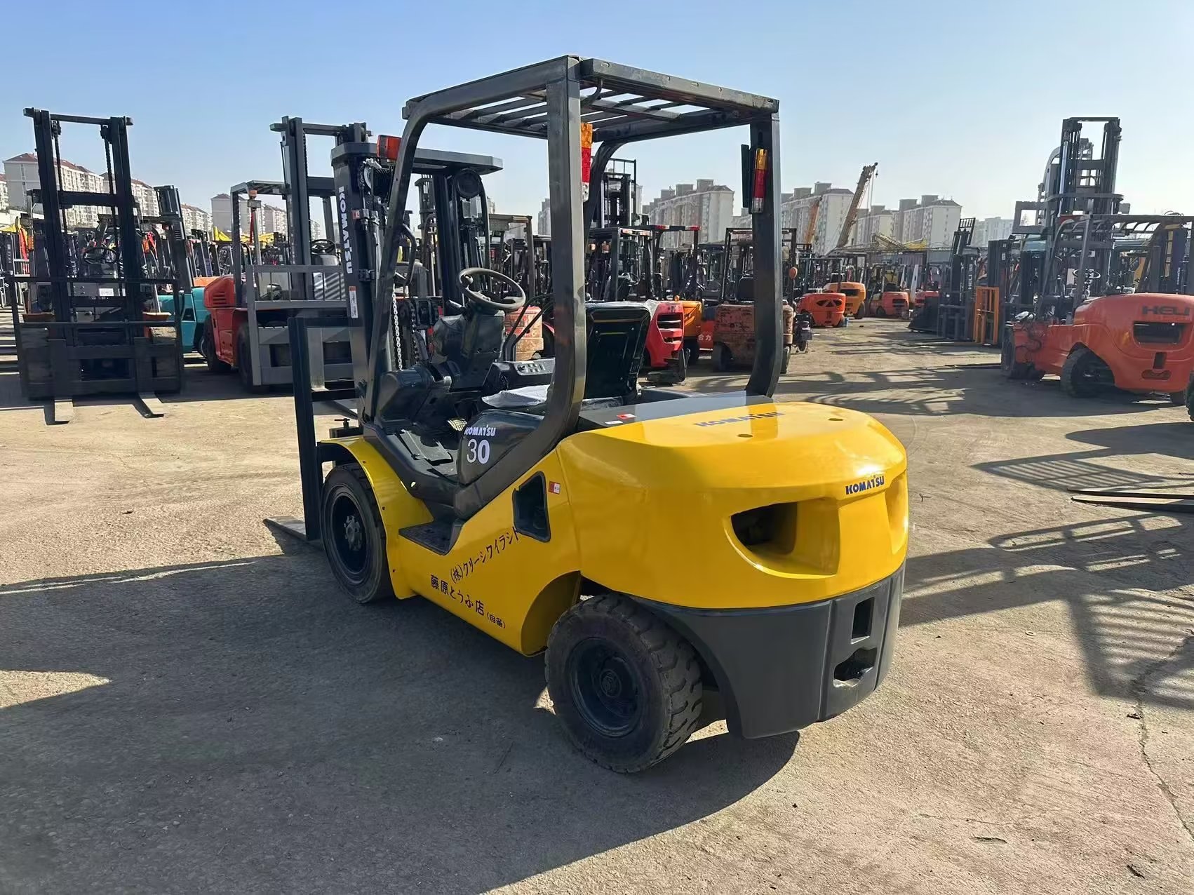 Used Komatsu FD30 3 Ton Diesel Forklift in Japan with 4D94LE Engine Model