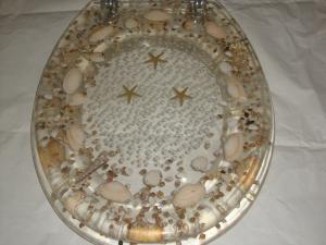 Quality poly-resin toilet seat cover,decor toilet seat,tranparent toilet seat wholesale