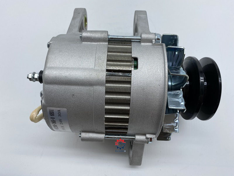 EX200-1 6BD1 Generator Excavator Engine Parts 1-81200365-0 1812003650 24V 30A Alternator