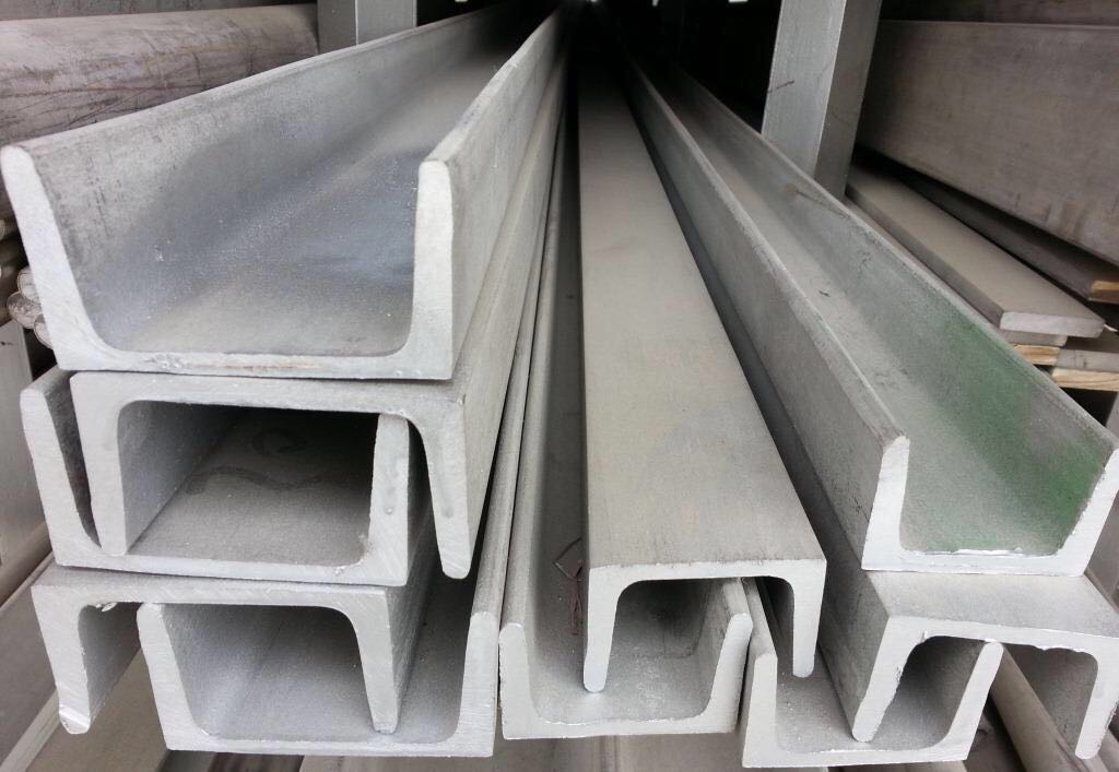Traffic Road Hot Dipped Galvanized Steel Barrier Z Post for Guardrail