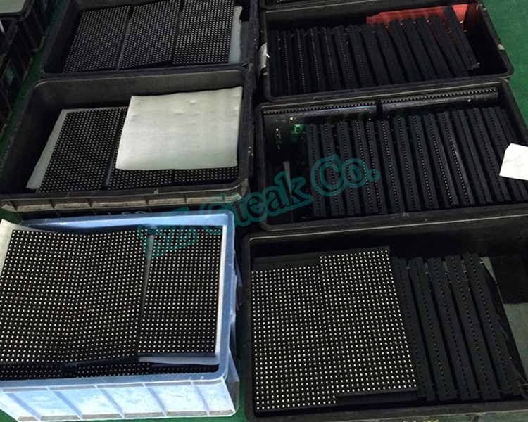 Waterproof anti collision smd rgb die casting front access  led panel p1.25 p1.5 p1.86  p1.9 p2.indoor gob  led display screen