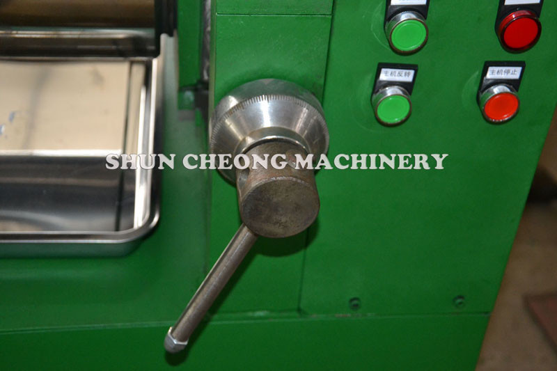 OEM Rubber Mixing Machine , Two Roll Mill For Rubber Compounding