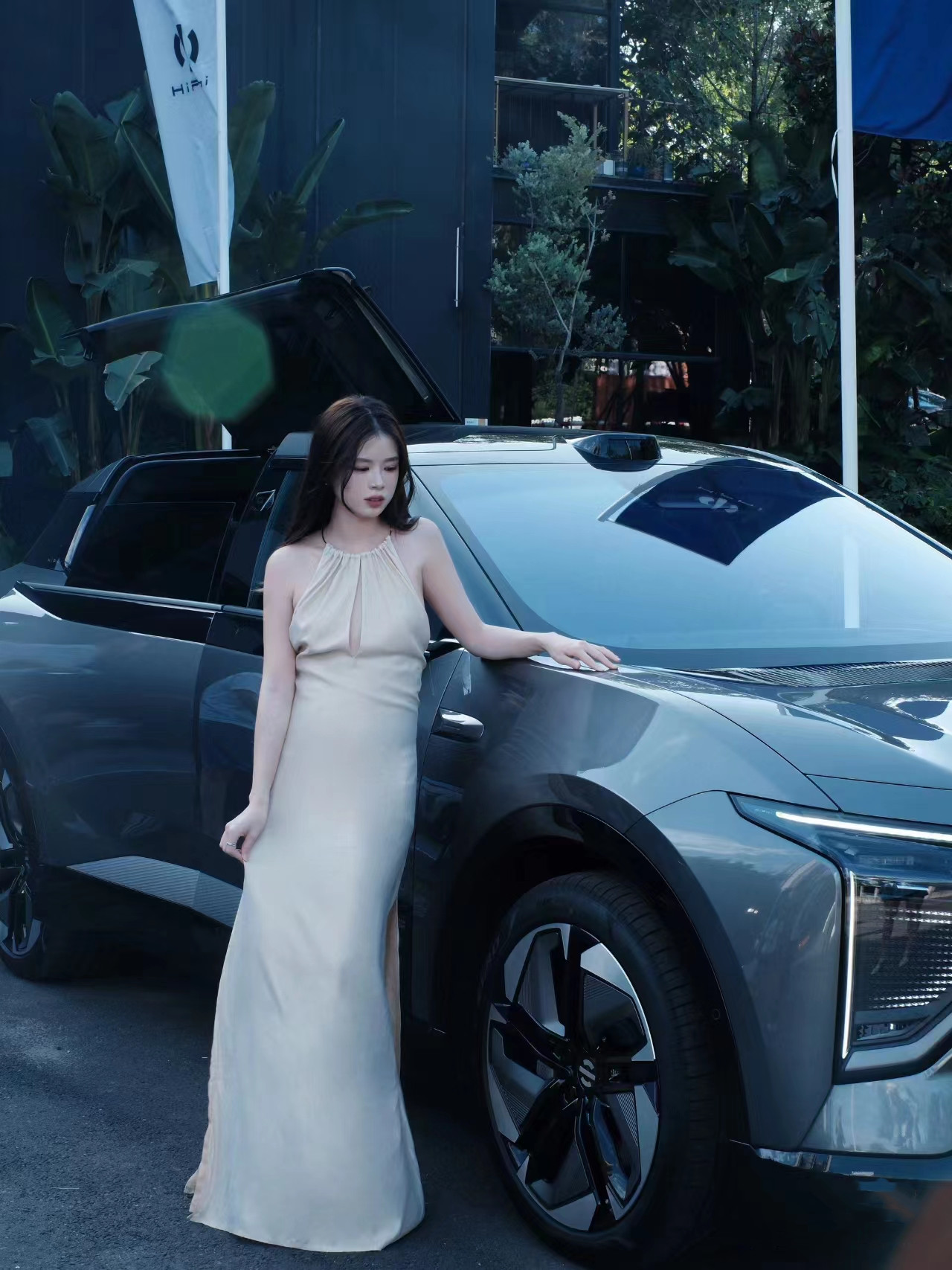 2023 HiPhi Y Electric SUV with 5 Doors and 5 Seats 20" Tires 560KM Maximum Range Pioneer Edition 190km/h Speed Long Range