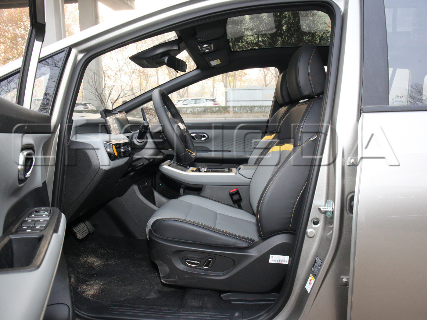 2023 Pilot Series 2.0T Gdi 252 Hp Two Wheel Drive Zhilian Edition 7 Seats Gac Trumpchi Gs8 Petrol Gasoline Car for Market
