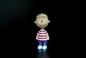 Quality 95 Degree PVC Plastic Toy Figures Linus Of Snoopy Friend For Promotion Gift wholesale
