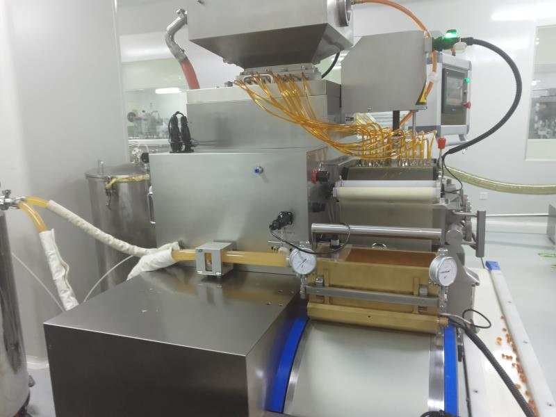 PLC control Cosmatic use shampoo Softgel capsule Encapsulation Machine with various shape