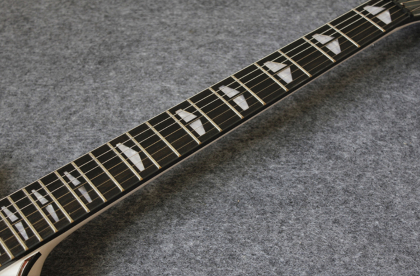 White Glossy Finish YMH SG Electric Guitars China Chrome Hardware