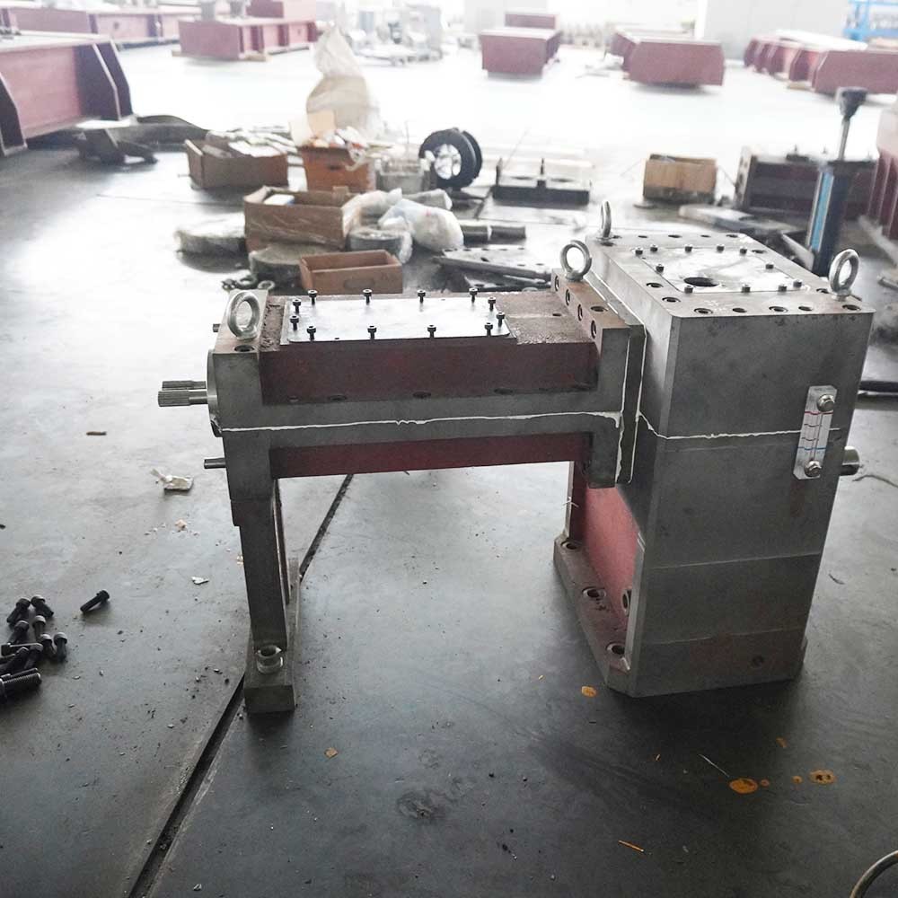 Customizable Torque Levels Extruder Parts Gear Box , Twin Screw Extruder Gearbox