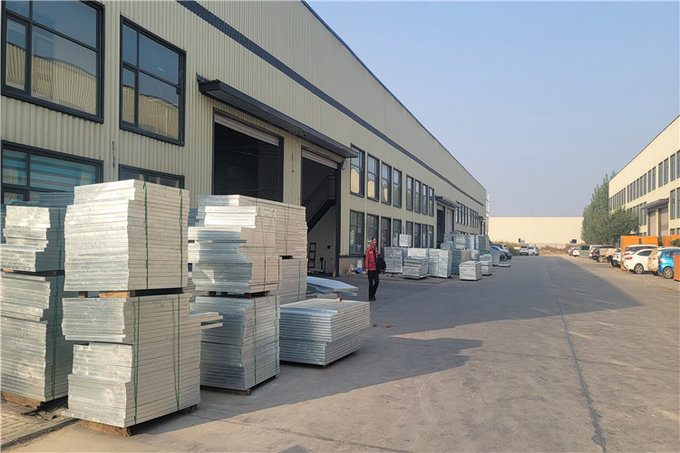 Light Steel Bar Grating Galvanised Metal Channel Grating Silver