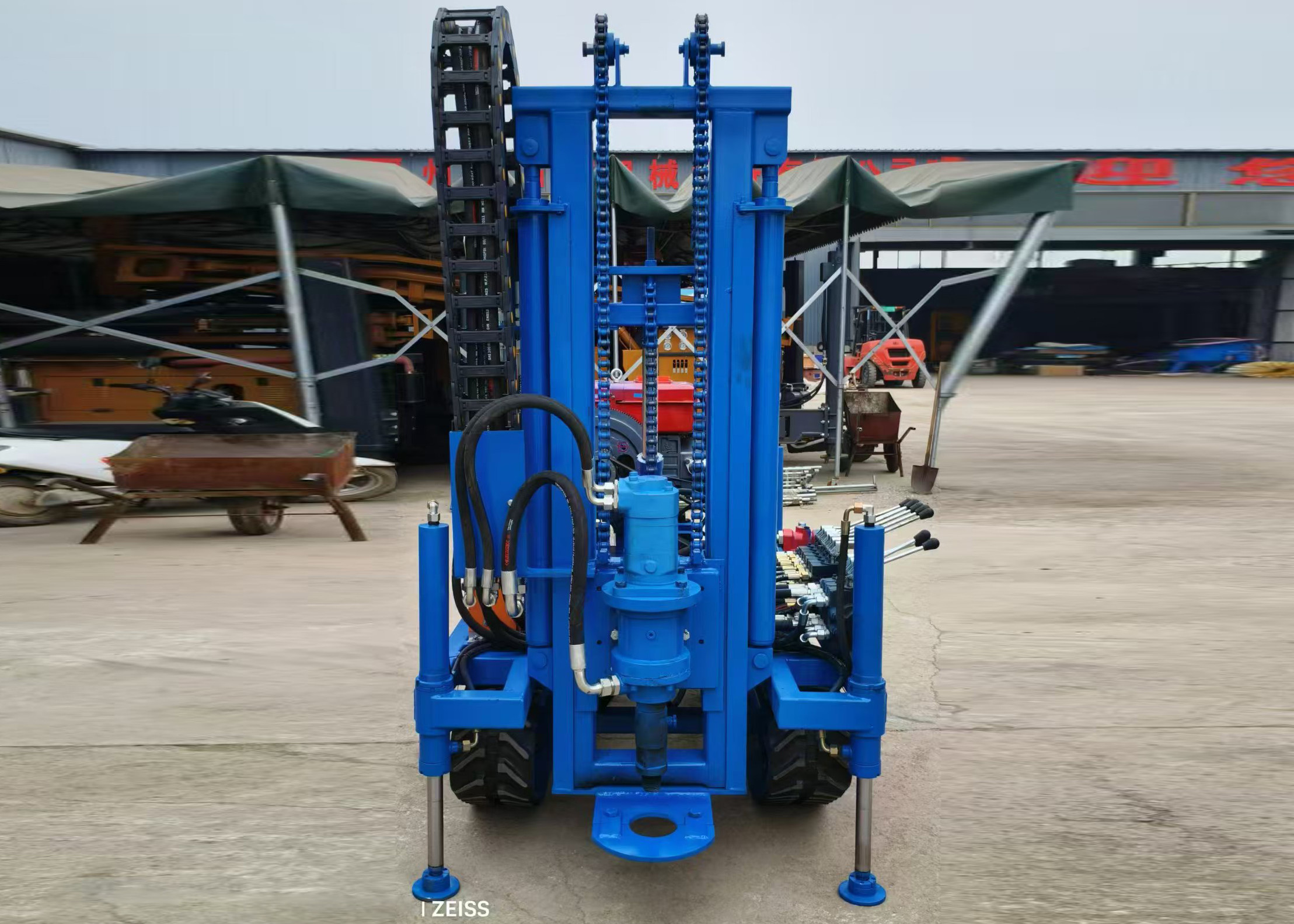 Crawler Mounted Drilling Rig Machine 30m-100m Drill Depth Equipped With Diesel Engine