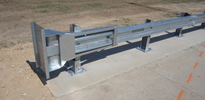 Galvanized Powder Coated Straight Barrier SKT Terminal End Wings Straight Barrier