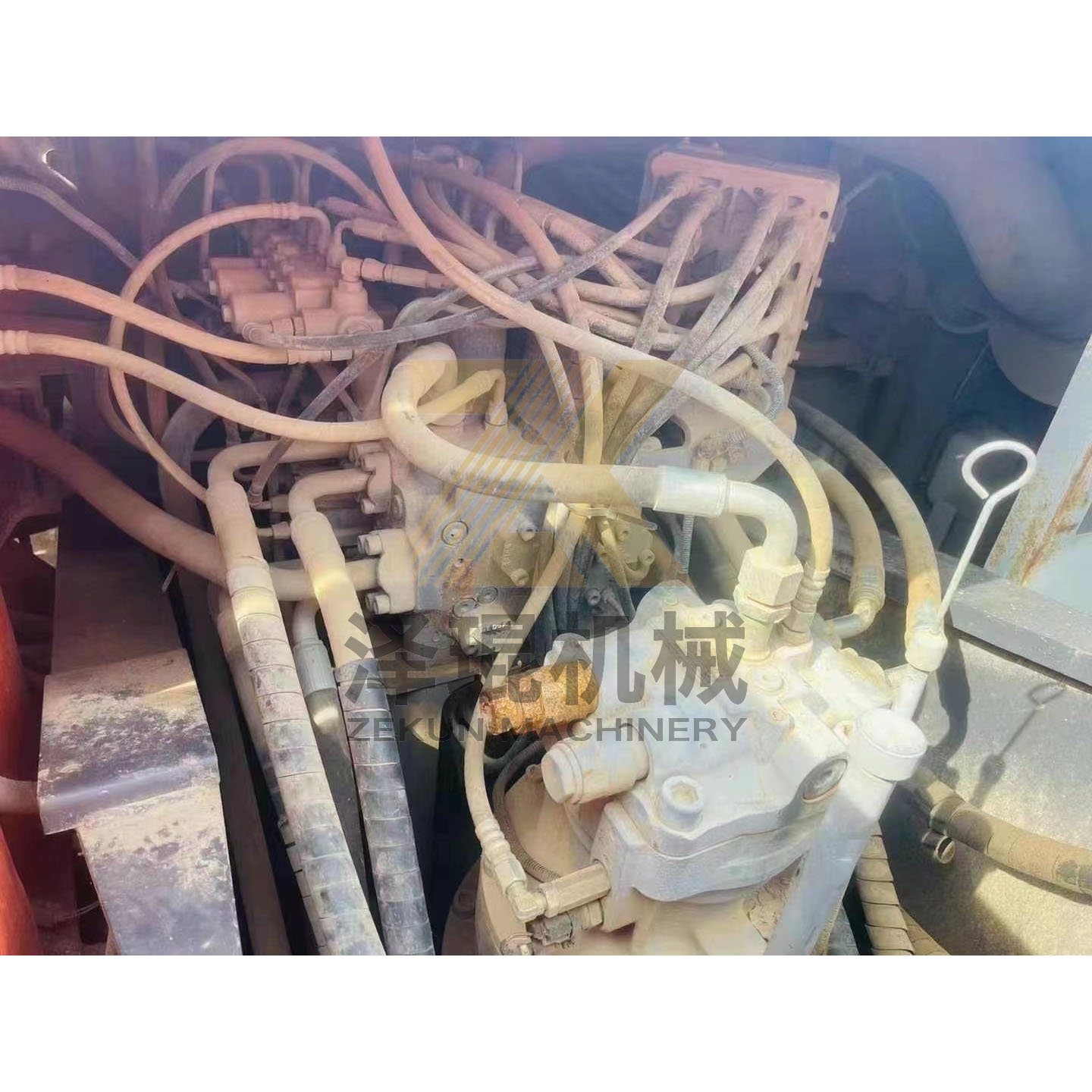 Used Japan Import Hitachi ZX200-5G Excavator 19800KG in Good Condition
