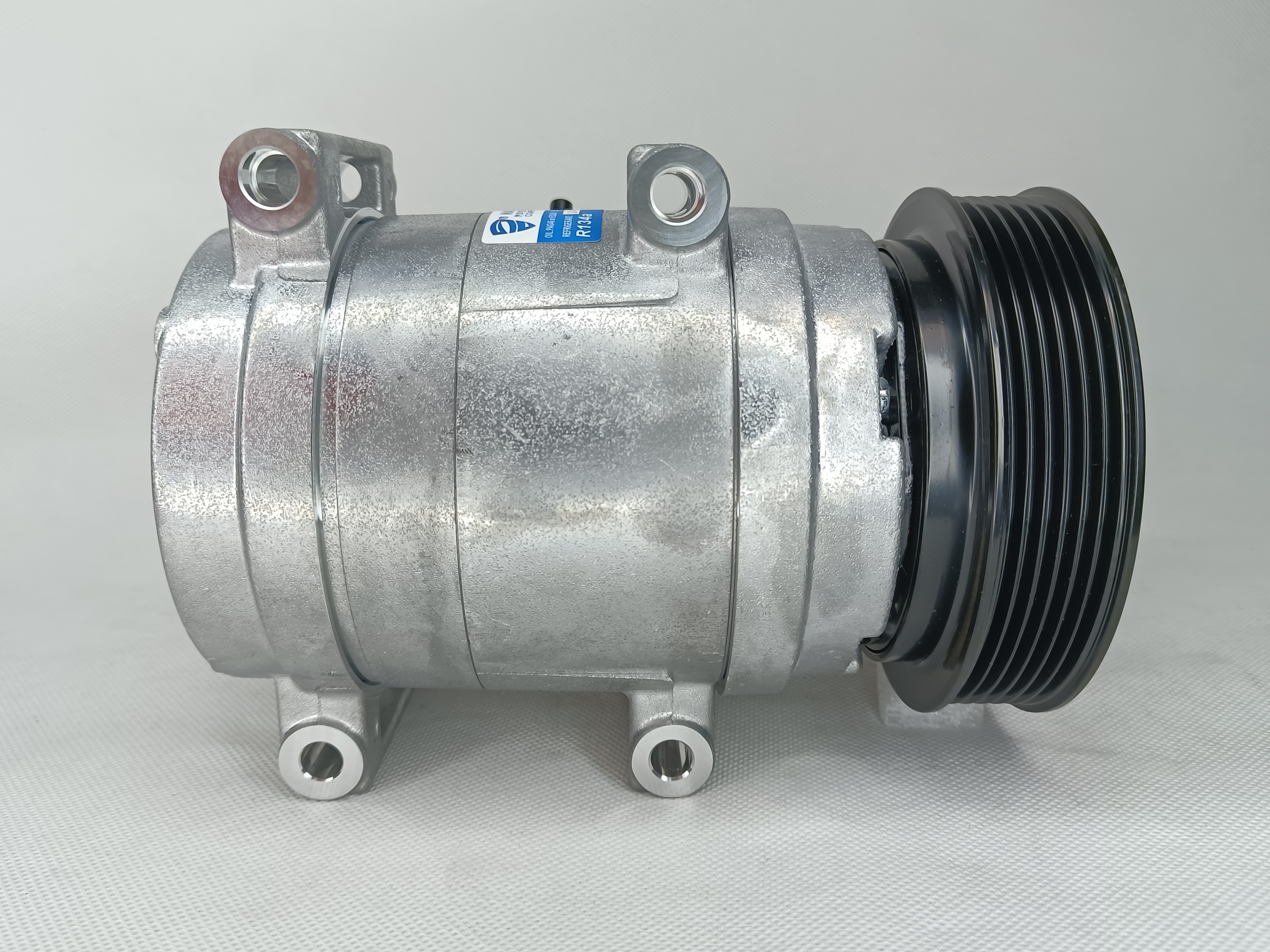 12V Vehicle AC Compressor For Chevrolet Captiva 20910245 93743410 96629605 96861884 4803454 4813543 8FK351340461