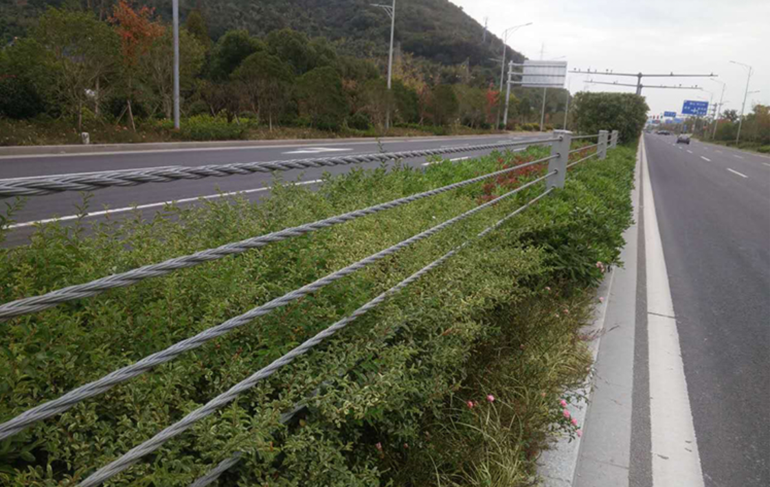 Road Traffic Safe Cable Barrier Steel Wire Rope Guardrails with Customized Color