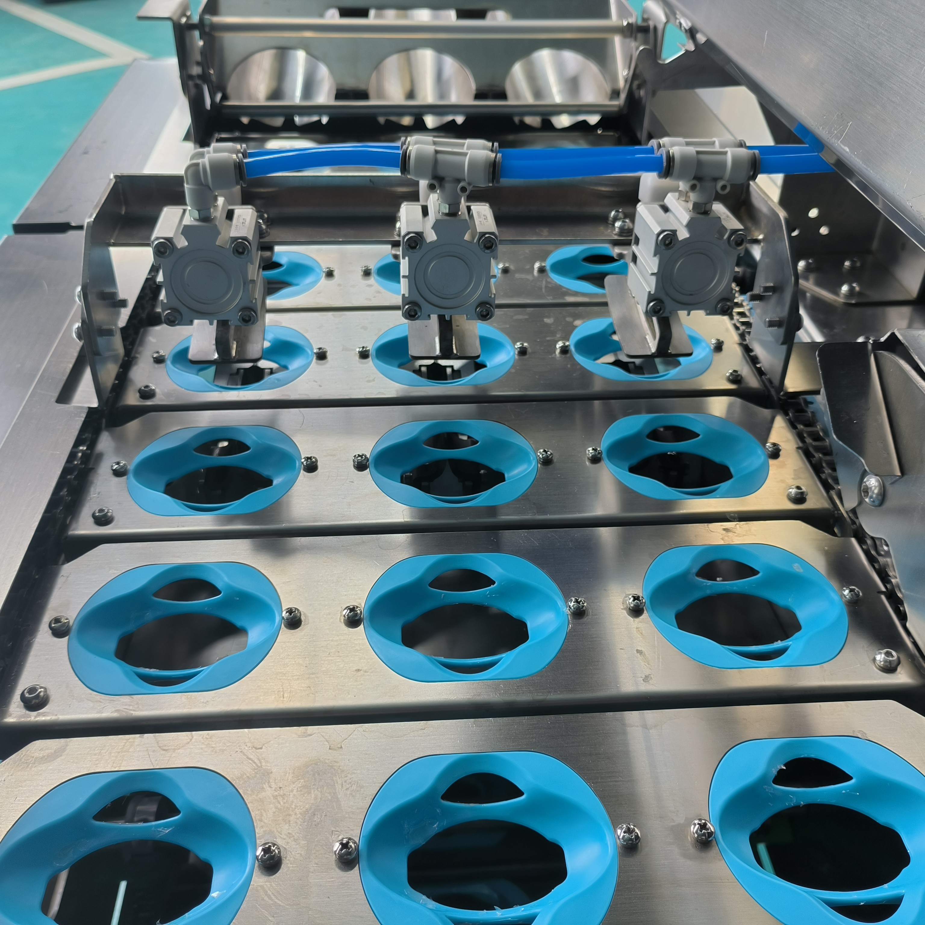 Three Row Egg Beating Machine + Shell Breaking System Integrated Egg Processing