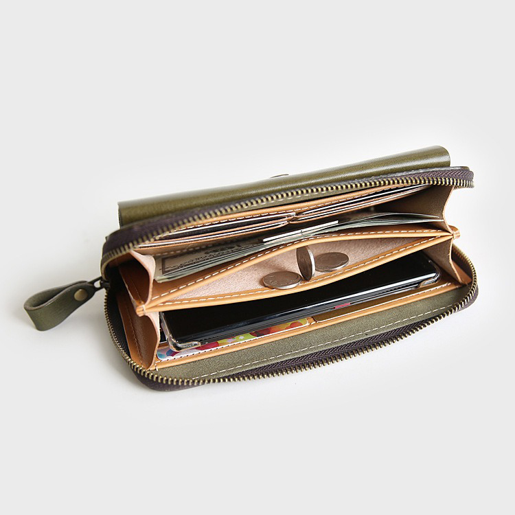 Retro Cowhide Men's Genuine Leather Wallet with Large Capacity and Zipper Closure