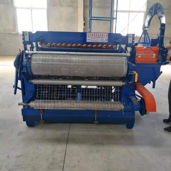 Cheap 7 Feet Width 415V Roll Auto Spot Welder , Anti Alkali  Roll Welding Machine for sale