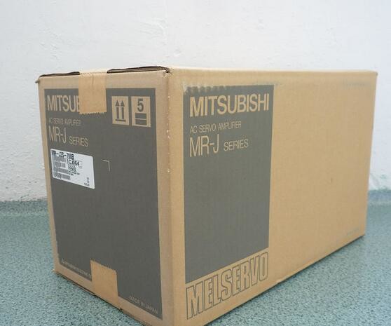 Mitsubishi Servo Driver MR-J2S-700B MR-J2S Series Servo Driver Servo Motor Original adn New
