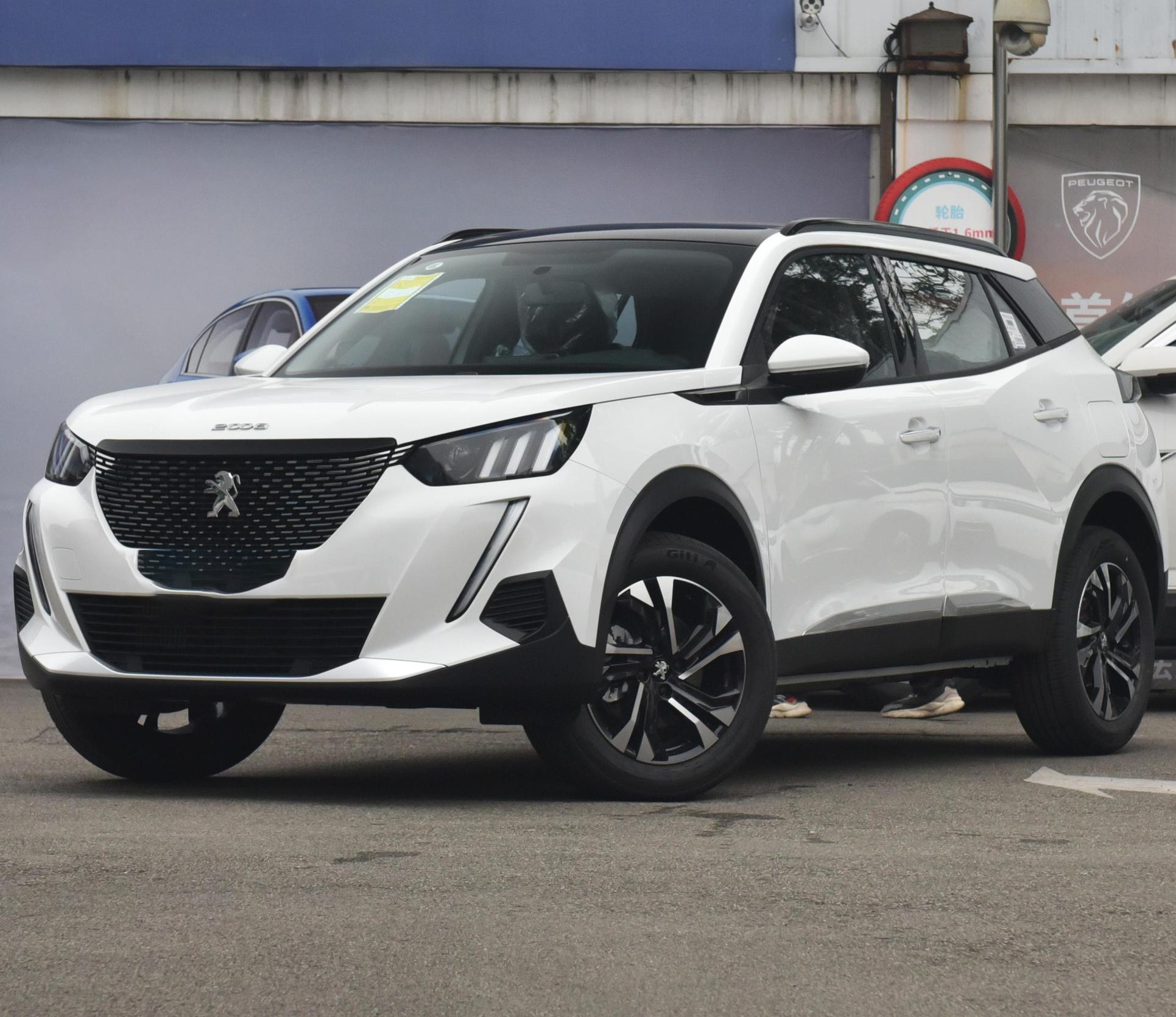 230THP The One Small SUV 5 Door 5 Seat Used Gasoline Fuel Length x Width x Height mm 4312x1785x1545 Dongfeng Peugeot 2023