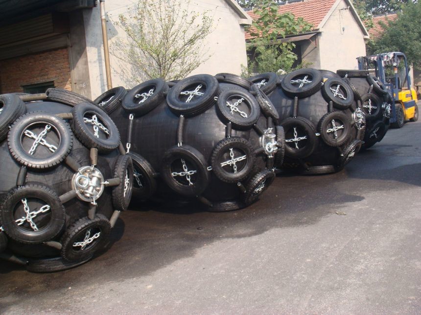 4.5*9m ISO BV Certificated Floating Pneumatic Marine Fender With Black Tyre Sheath