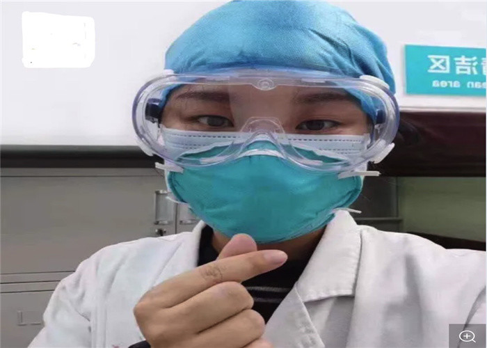 Effective UV Blocking Medical Safety Goggles 15.2cm*7.2cm Size Transparent Color