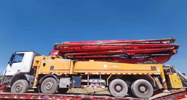 Used Secondhand Putzmeister Concrete Pump 46m 56m Truck for Mixer